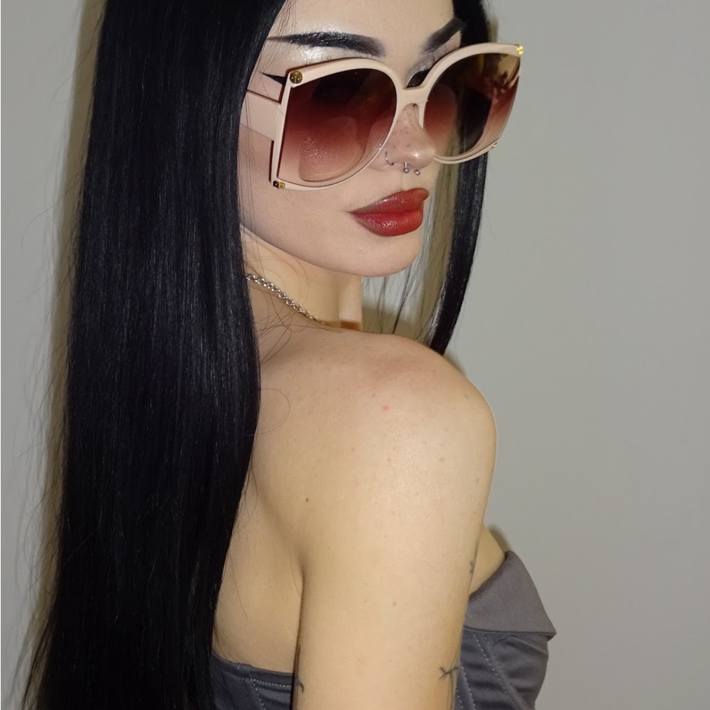 Chic Oversized Sunglasses - Pink and Brown